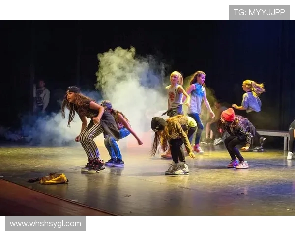 上海街舞队在世界攀岩锦标赛中的耐力表现引发热议与关注 上海街舞队在世界攀岩锦标赛中的耐力表现引发热议与关注